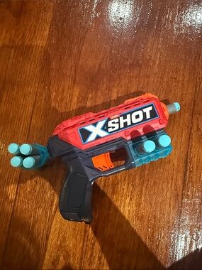 X-Shot Kids Foam Dart Blaster – Red and Teal